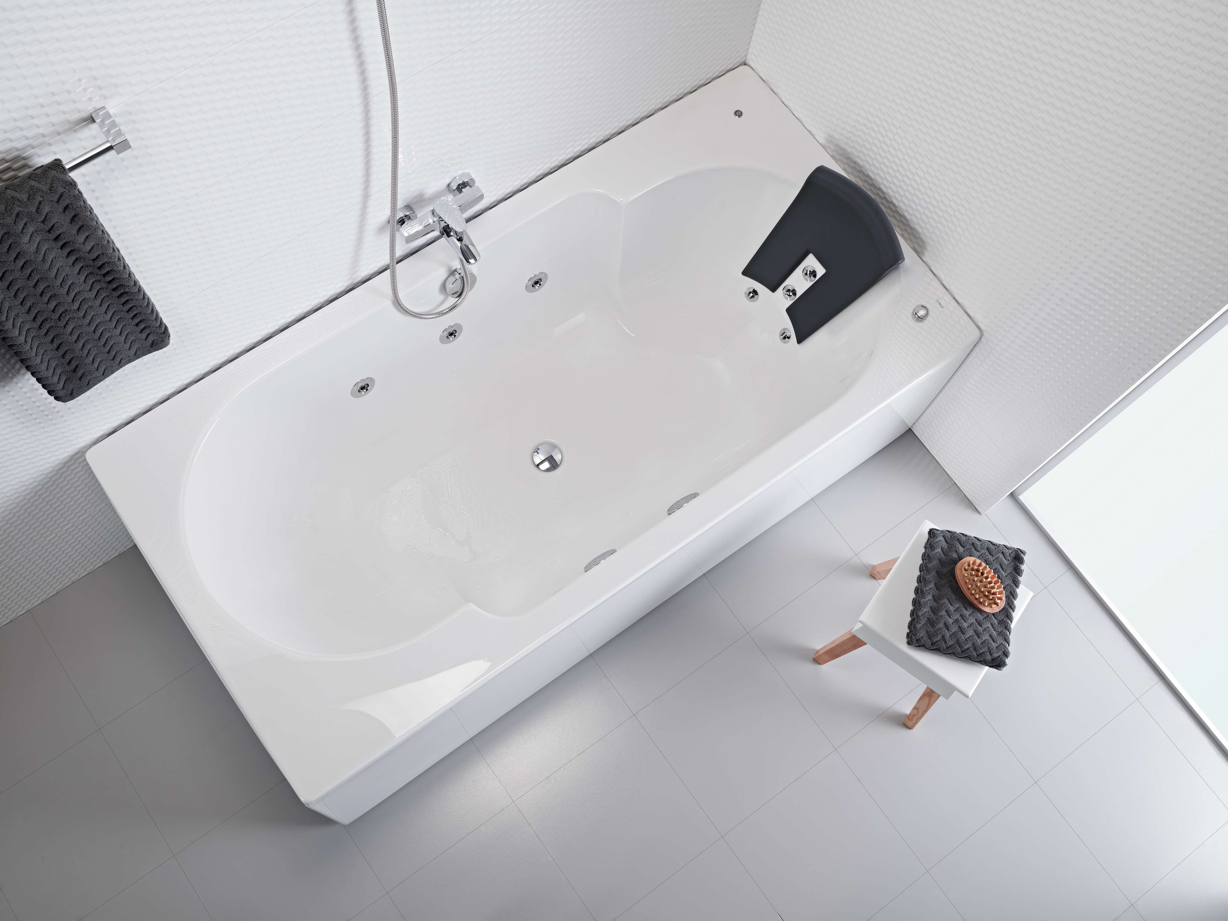 BATHTUBS COMPLEMENTARY PRODUCTS SPA Zone Sanitana